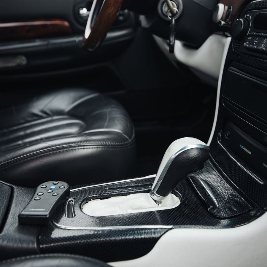 Mini poubelle de voiture intelligente